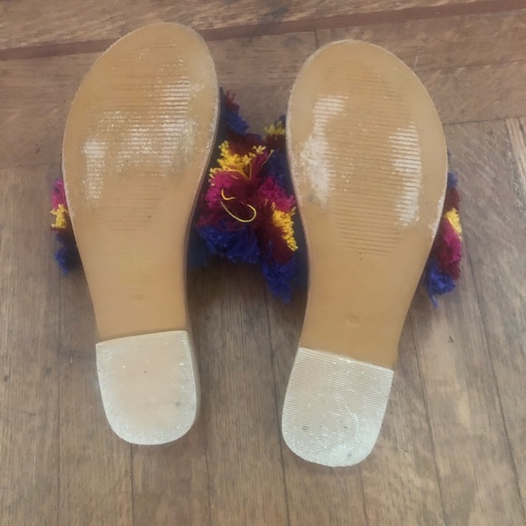 Kenneth Cole furry multicolor slides sandals - Picture 3 of 3